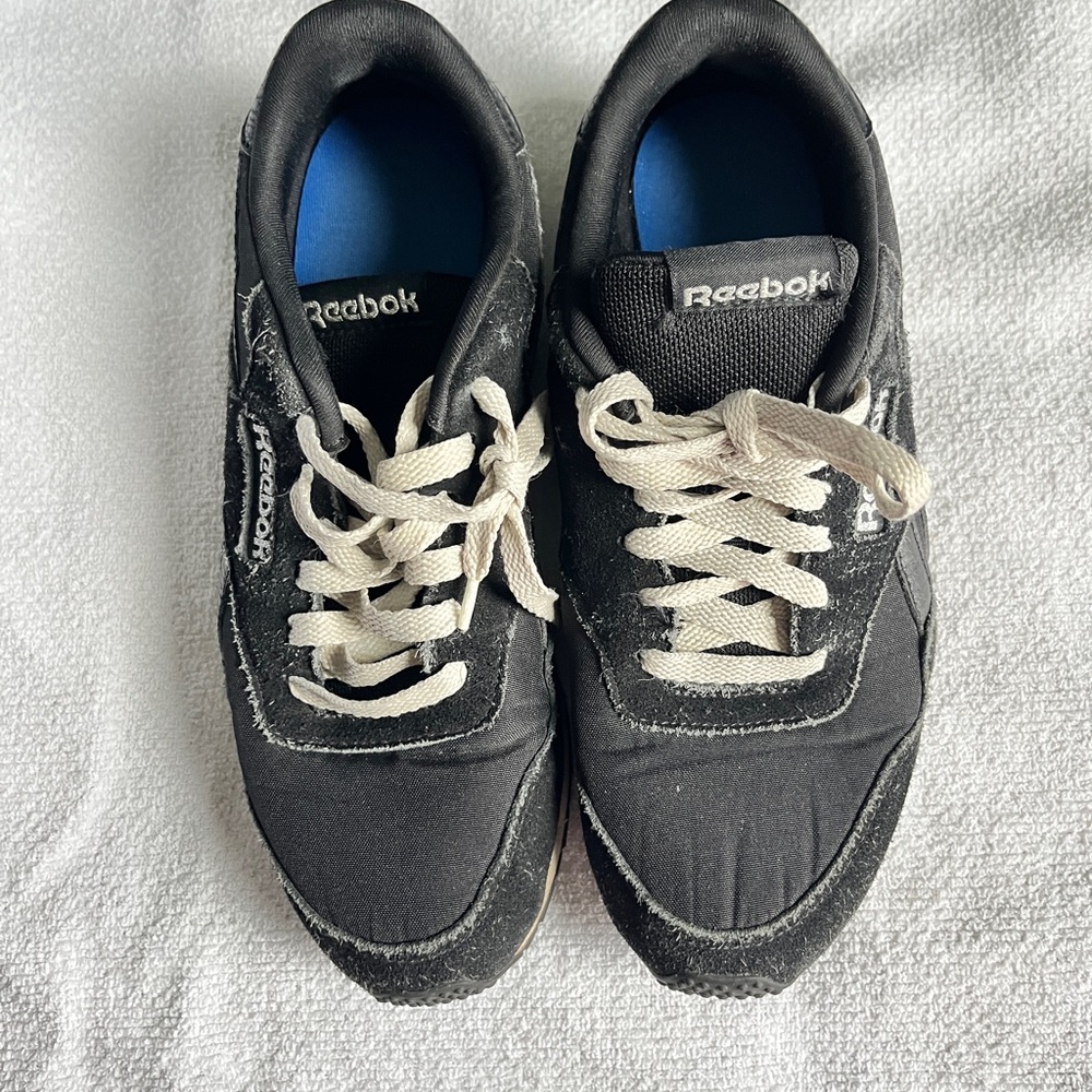 Reebok Women’s Low Suede Black Sneaker